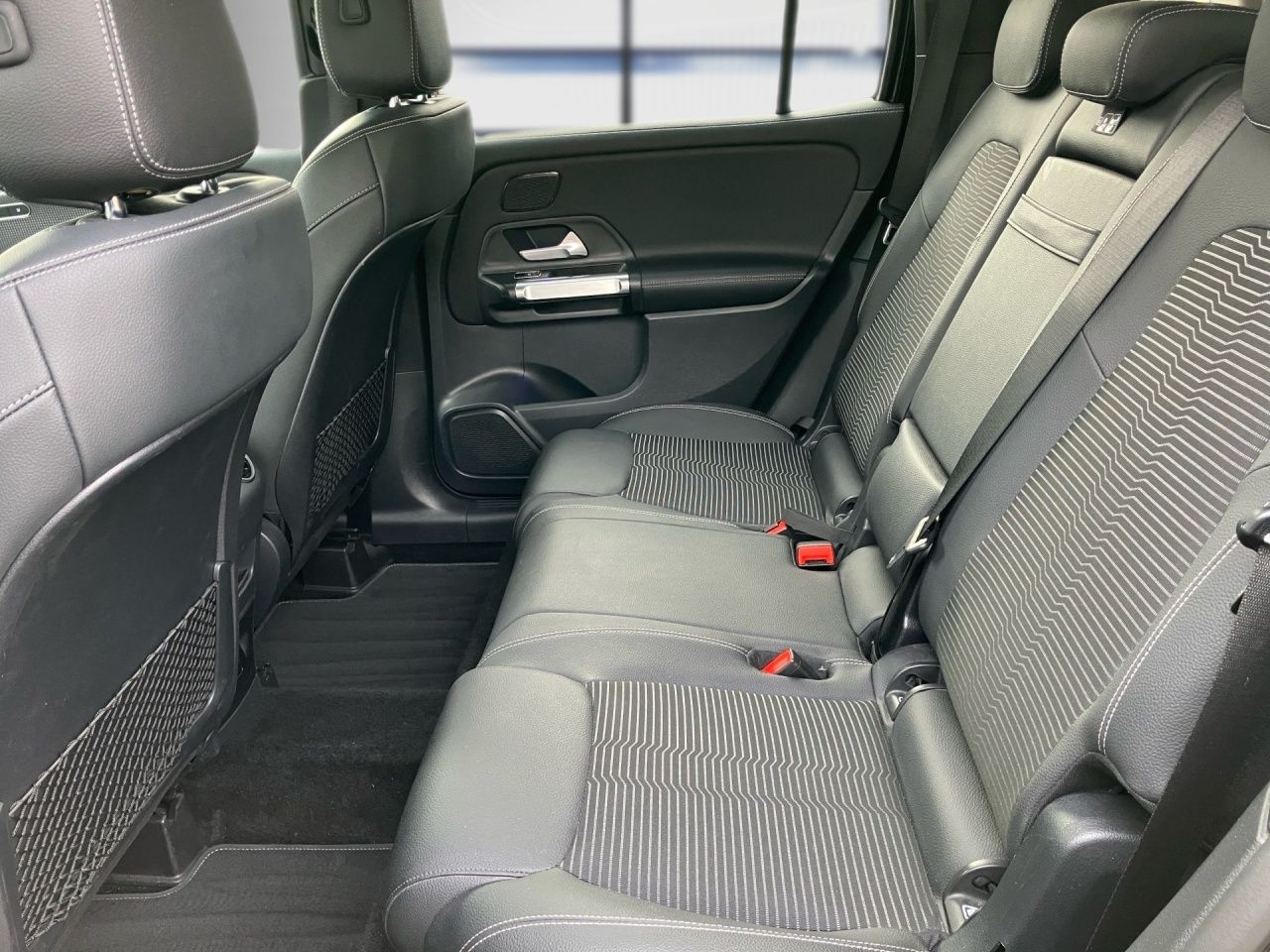 Fahrzeugabbildung Mercedes-Benz GLB 220 d PROGRESSIVE+AHK+NIGHT+MULTIB+360+LHZ++