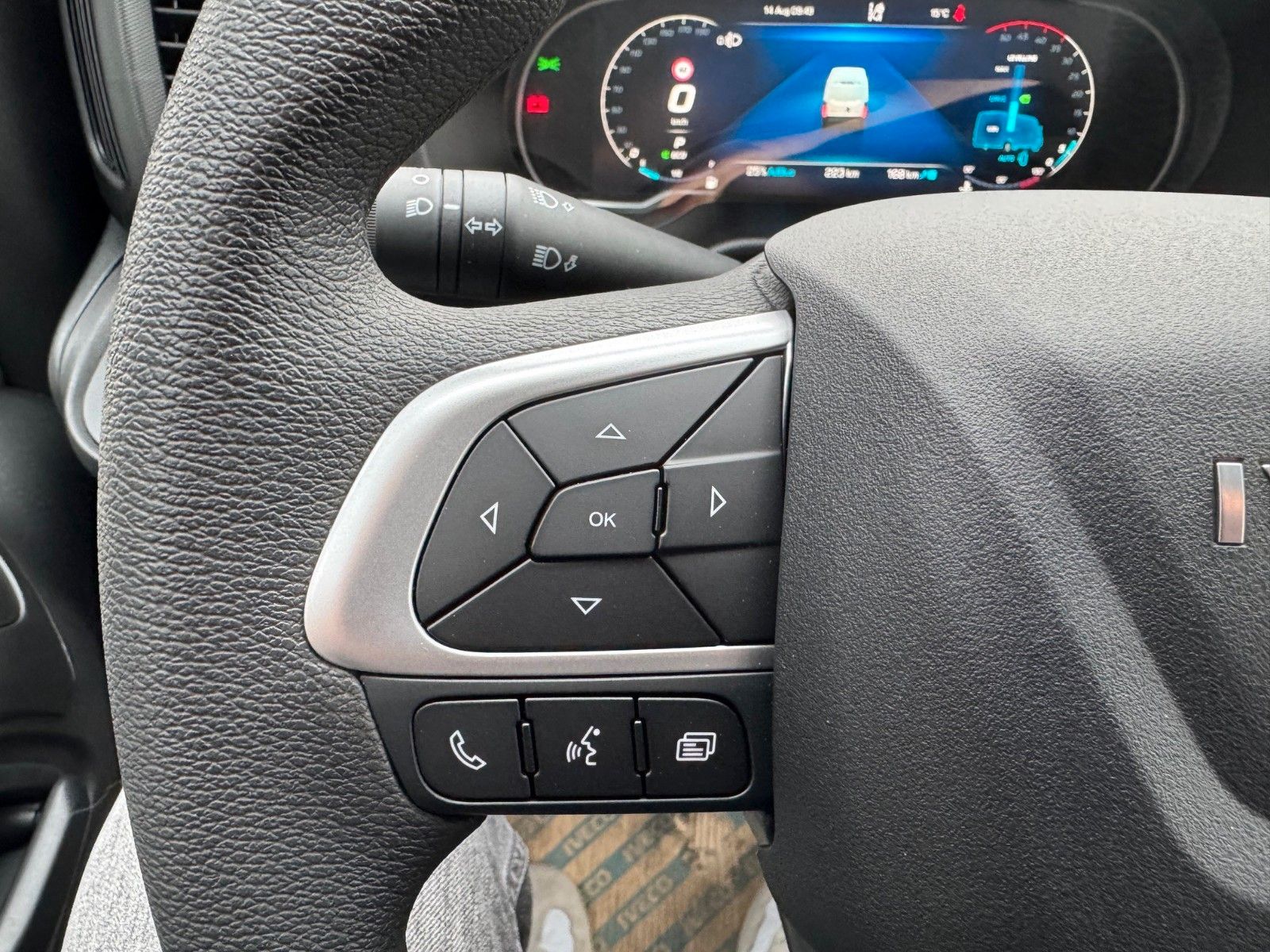 Fahrzeugabbildung Iveco Daily 35S18HA8 3.0L *R3.520mm*AHK*2xSchiebetür*