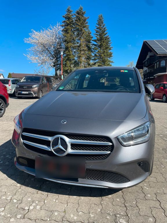 Image of Mercedes-Benz B 180