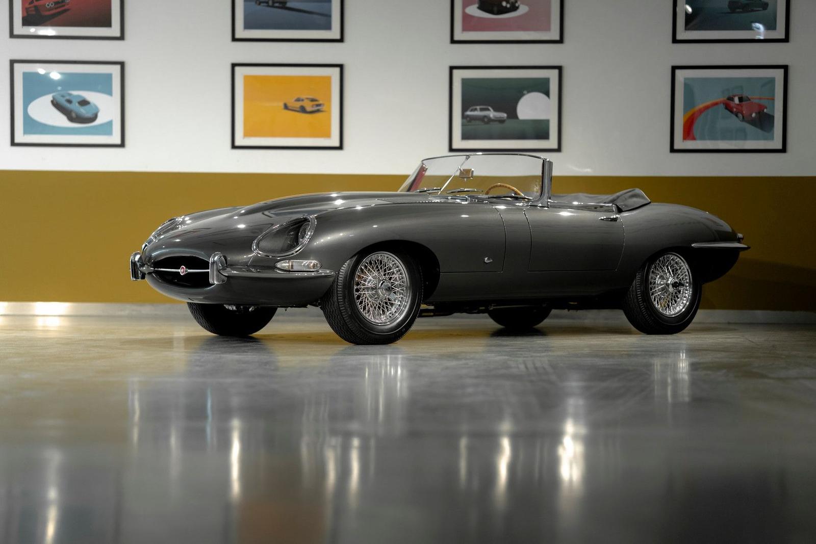 Jaguar E-Type 3.8 OTS 3.8 OTS Outside Bonnet Latch