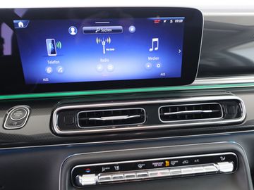 Mercedes V 220 - 12