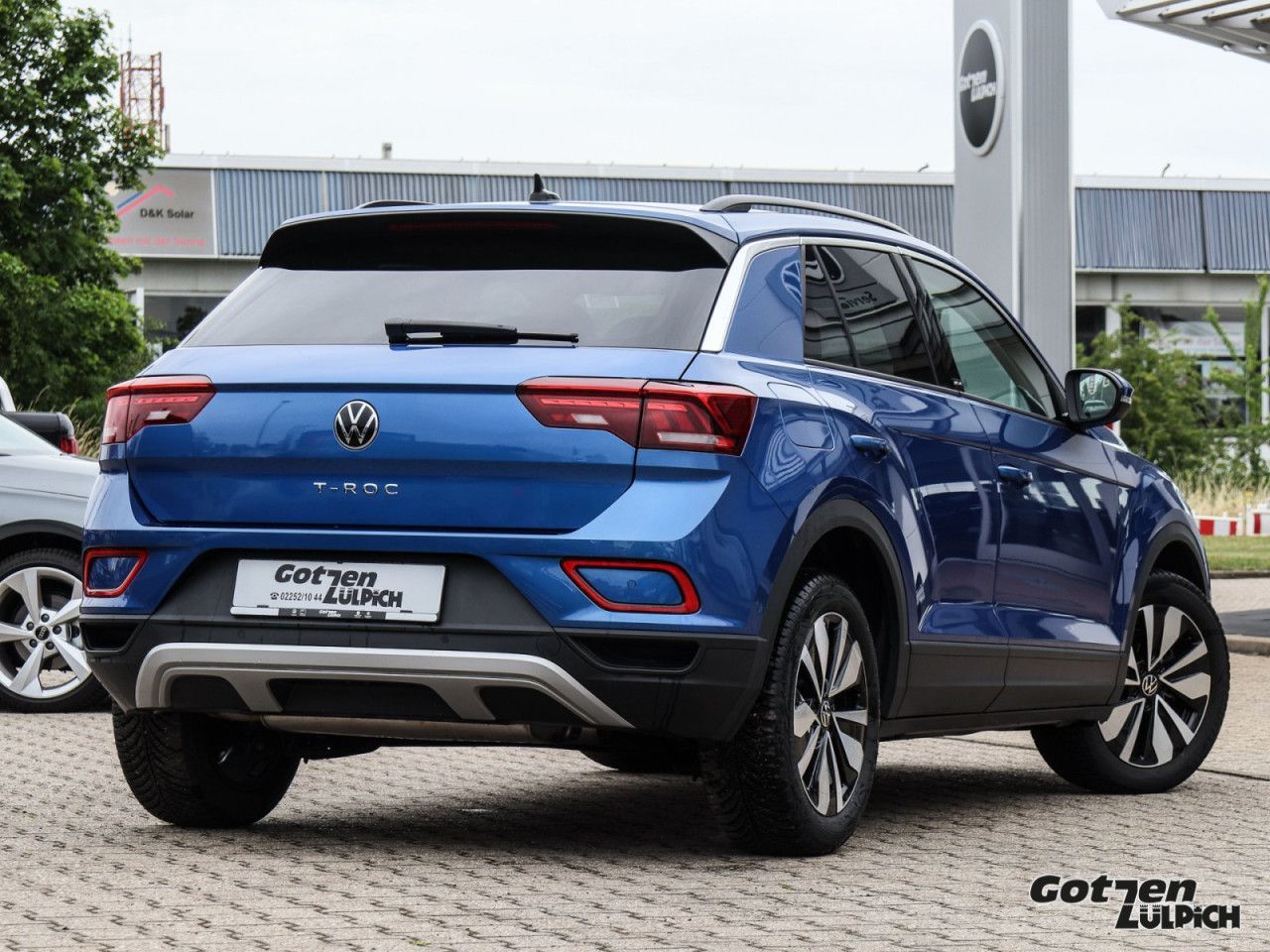 Fahrzeugabbildung Volkswagen T-Roc Move 1.5 TSI Navi Rückfahrkamera AHK LED