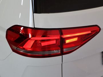 Volkswagen Touran 2.0 DSG R-Line 7-Sitze AHK Kamera