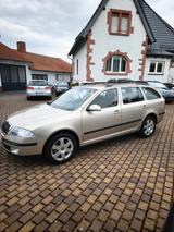 Skoda Octavia 2,0FSI Elegance,AC ,Recaro Sitze,ESD - Skoda Octavia: Fsi