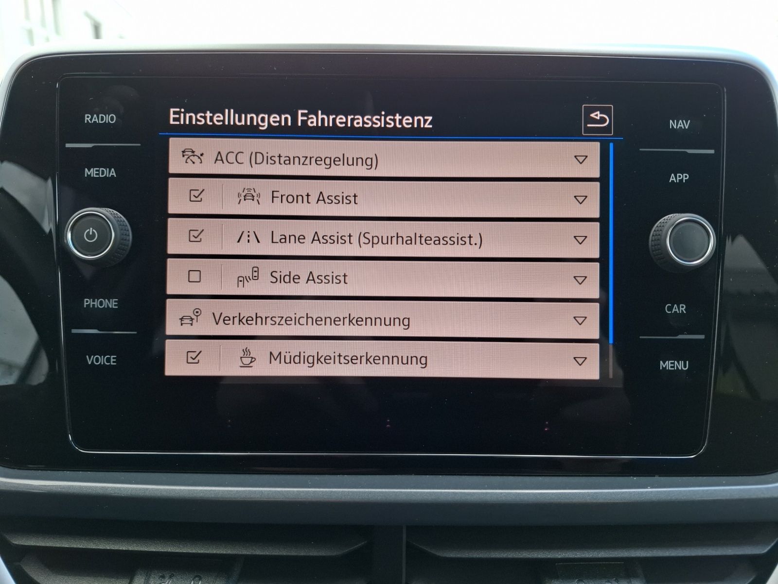 Fahrzeugabbildung Volkswagen T-Roc TSI Style DSG LED plus Navi AID ACC RFK SH