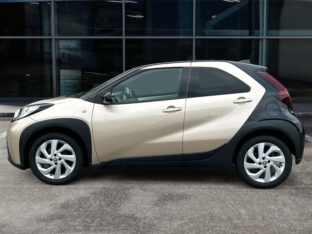 Fahrzeugabbildung Toyota Aygo X Pulse