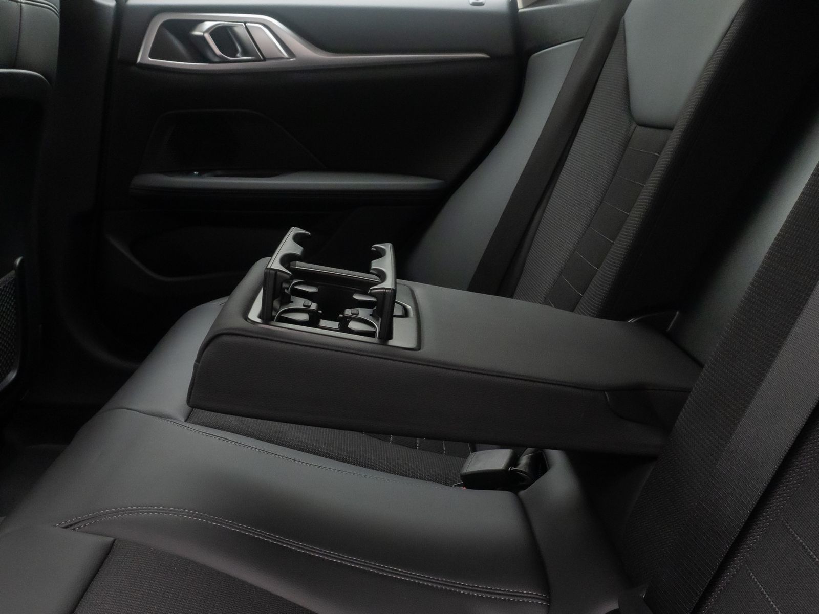 Fahrzeugabbildung BMW 420 Gran Coup&eacute; Alarm Kamera DAB GeschwindigReg