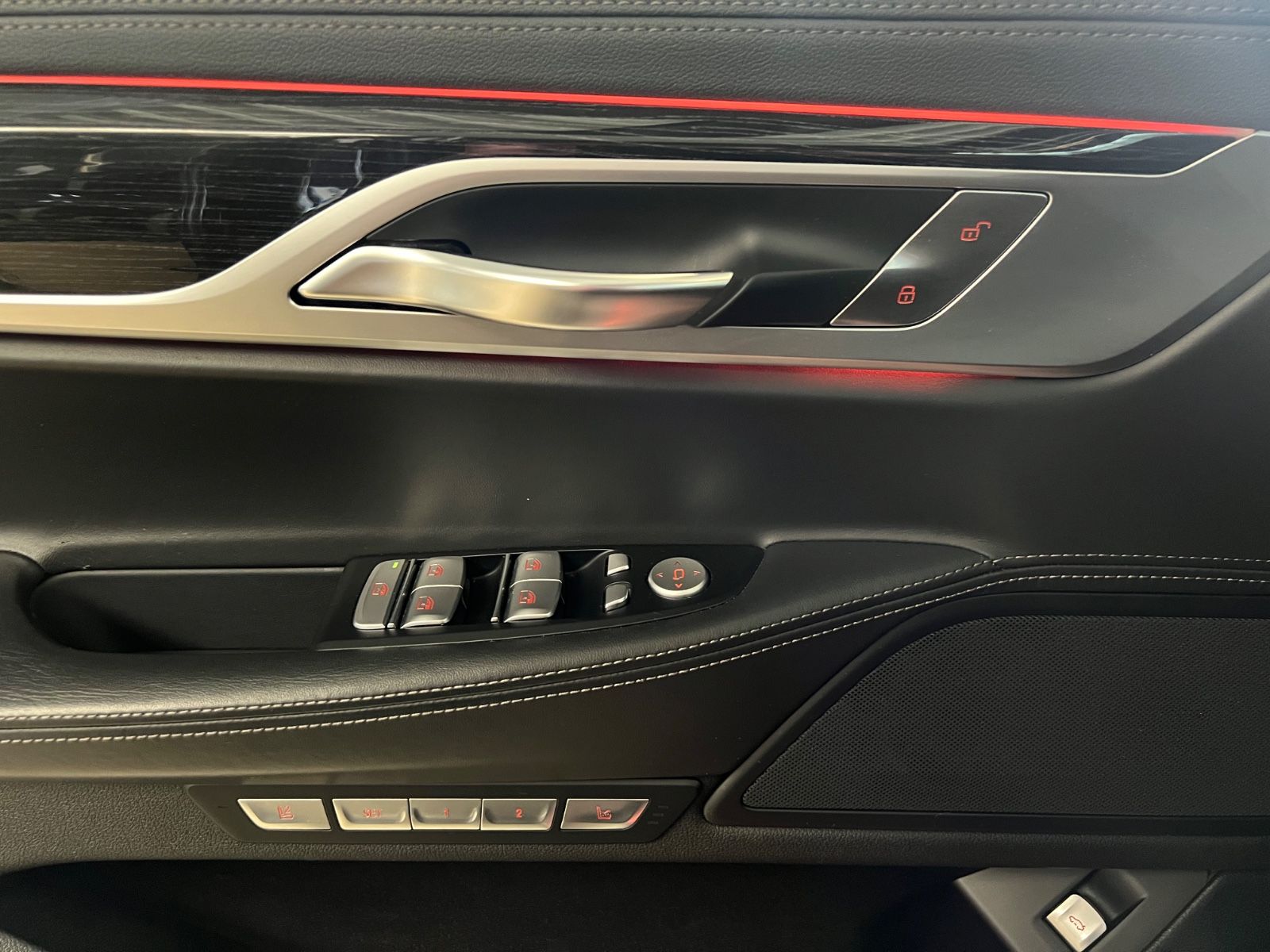 Fahrzeugabbildung BMW 740 d xDrive *MASSAGE* LEDER EXCLUSIVE *