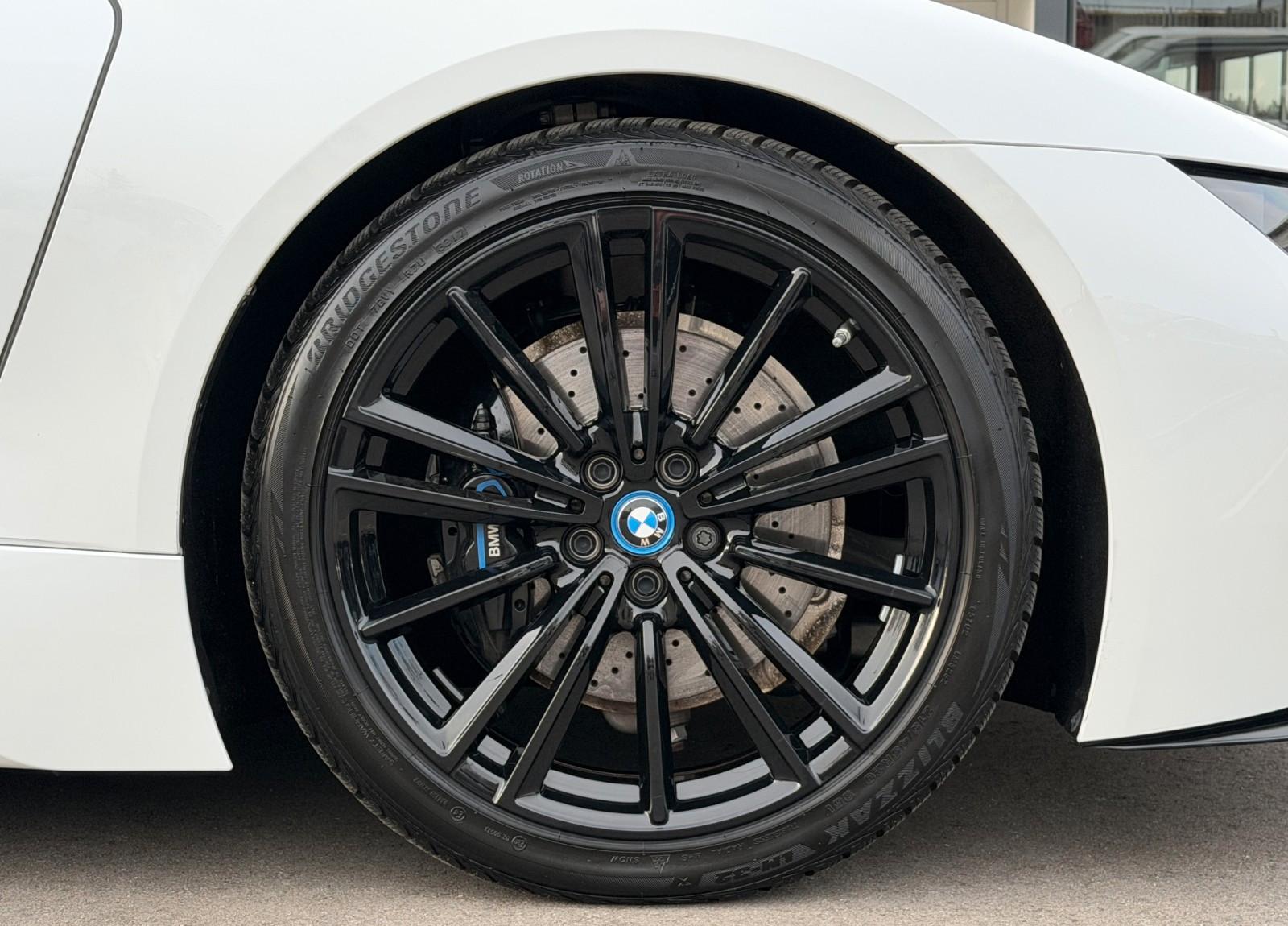 BMW i8 Roadster