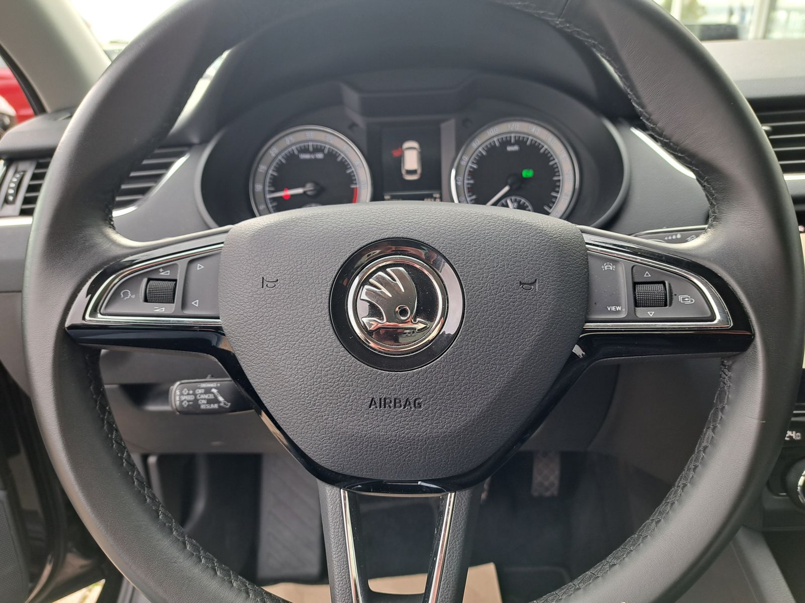 Fahrzeugabbildung SKODA Octavia Style 2.0 TDI DSG LED NAVI PARK-ASSIST