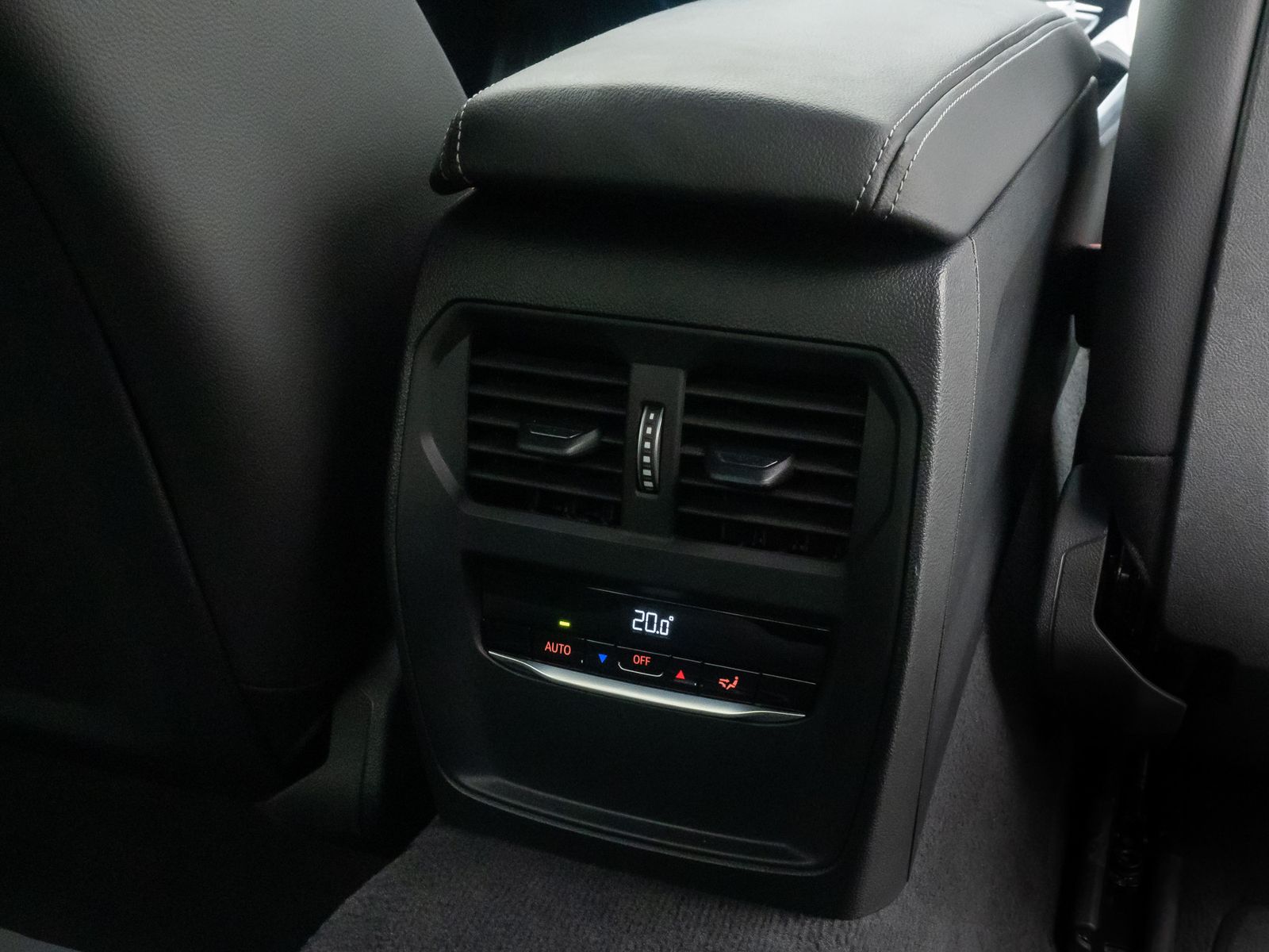 Fahrzeugabbildung BMW M440i xD Coup&eacute; Laser HUD Kamera DAB HiFi Komfort