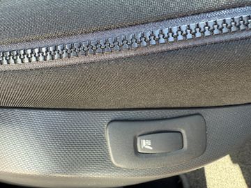 Renault Captur Luxe+Klimaa.+AHK+Navi+PDC+SHZ+Kamera