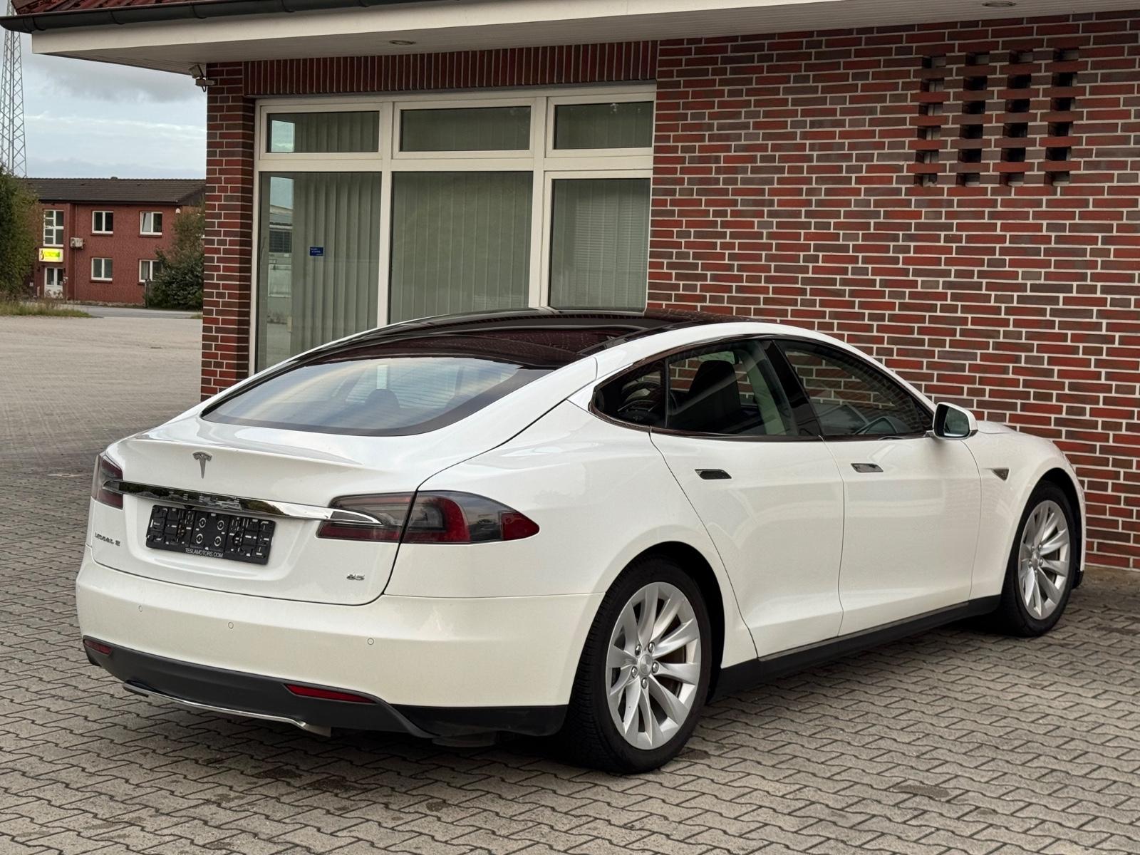 Tesla Model S 85 306ch - Supercharge Gratuite - Soh 94% - CCS - Jantes 19" - Led