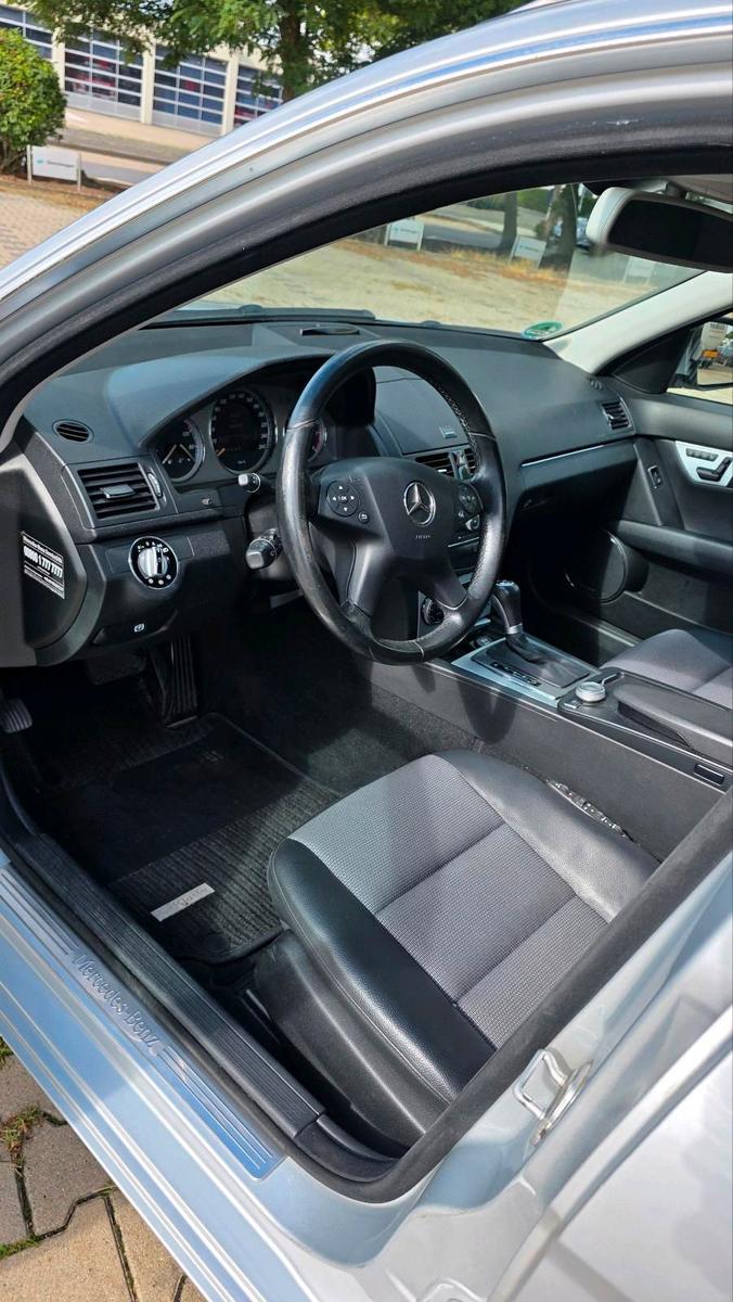 Mercedes-Benz C320 2008 — photo 10