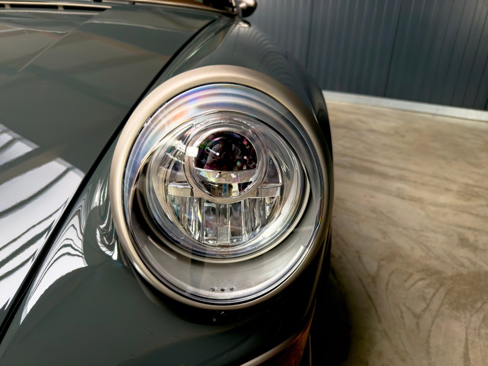 Fahrzeugabbildung Porsche 911 RSR Hommage