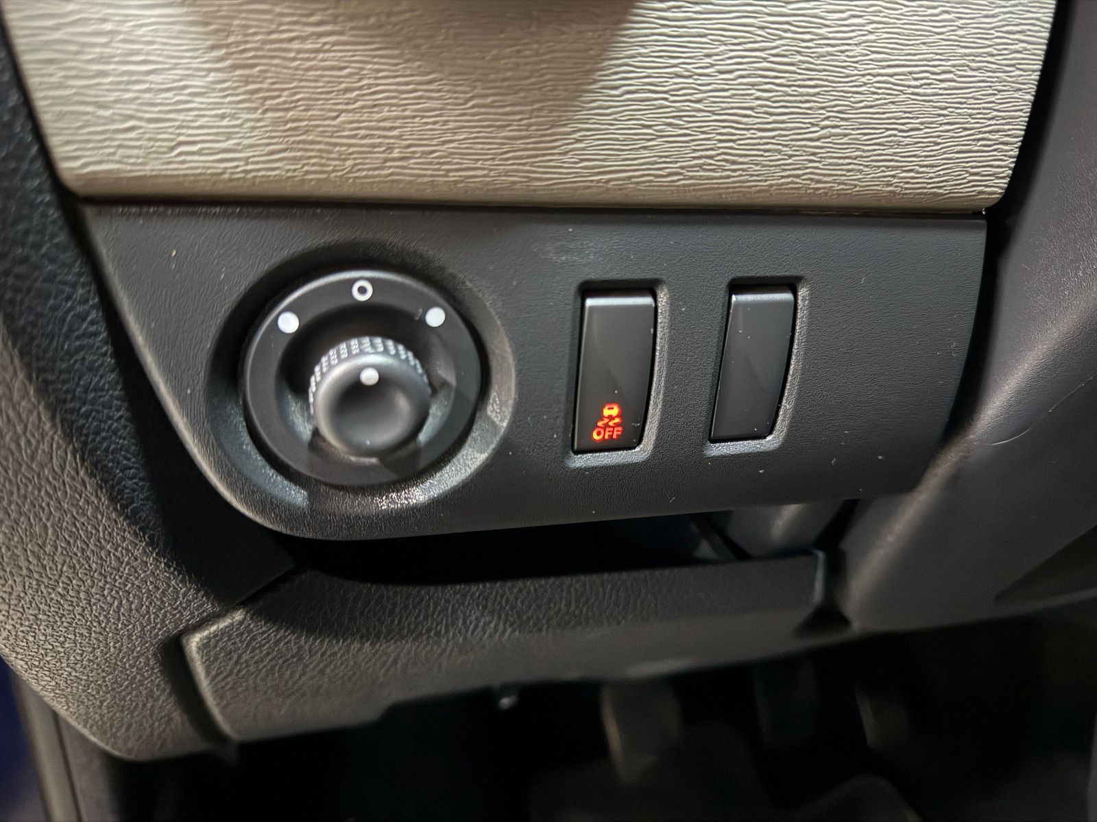 Fahrzeugabbildung Dacia Dokker Express Ambiance 1.6 LPG GAS NAVI AHK SHZ