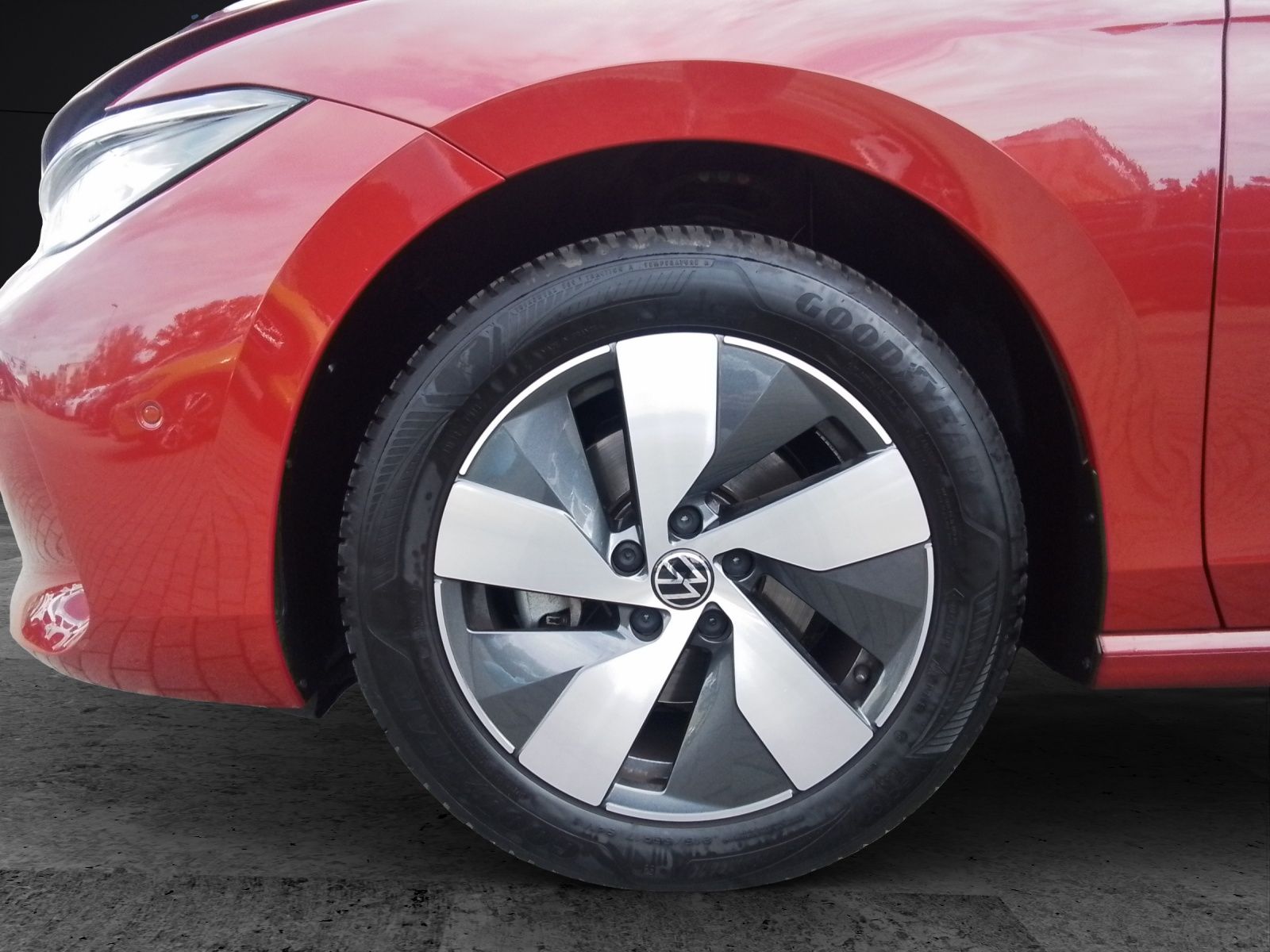 Fahrzeugabbildung Volkswagen Passat TDI DSG Business LED ACC AHK NAVI TRAILER