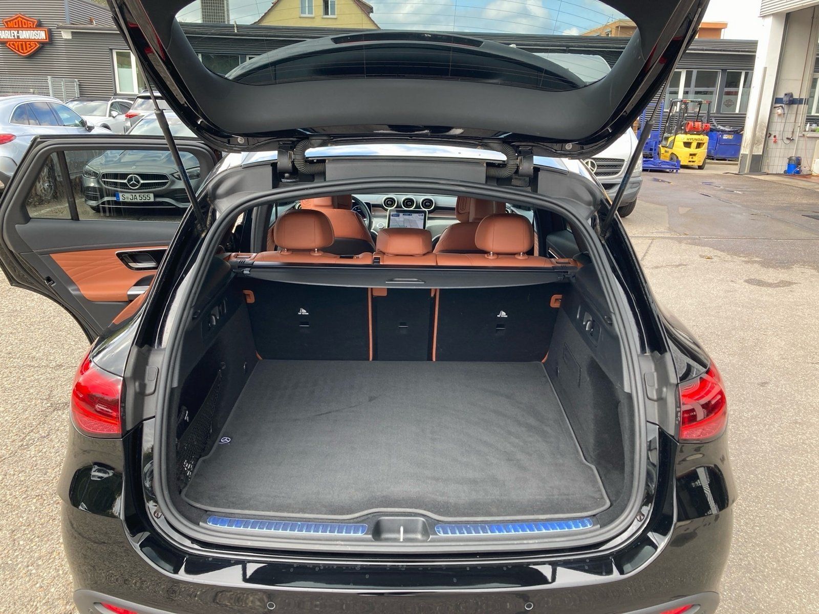 Fahrzeugabbildung Mercedes-Benz GLC 200 4M AMG*Leder*Kamera*1.Hand*LED*CarPlay*