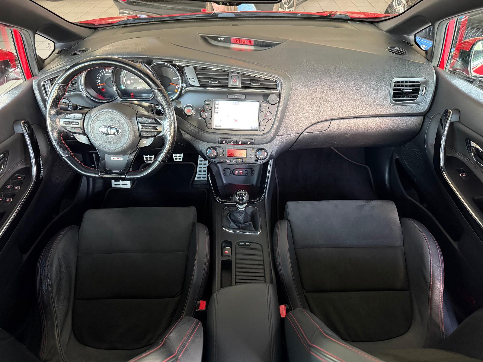 Kia cee'd / Ceed GT TRACK/PANO/LED/GARANTIE/KAMERA/