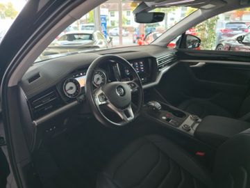 Volkswagen Touareg - 8