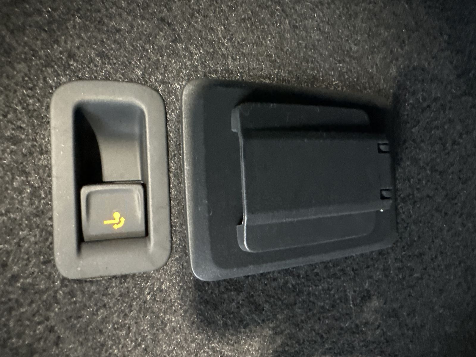 Fahrzeugabbildung SEAT Leon SpT 2.0 TDI DSG FR NAV+LED+ACC+AHK+VCOCKPIT
