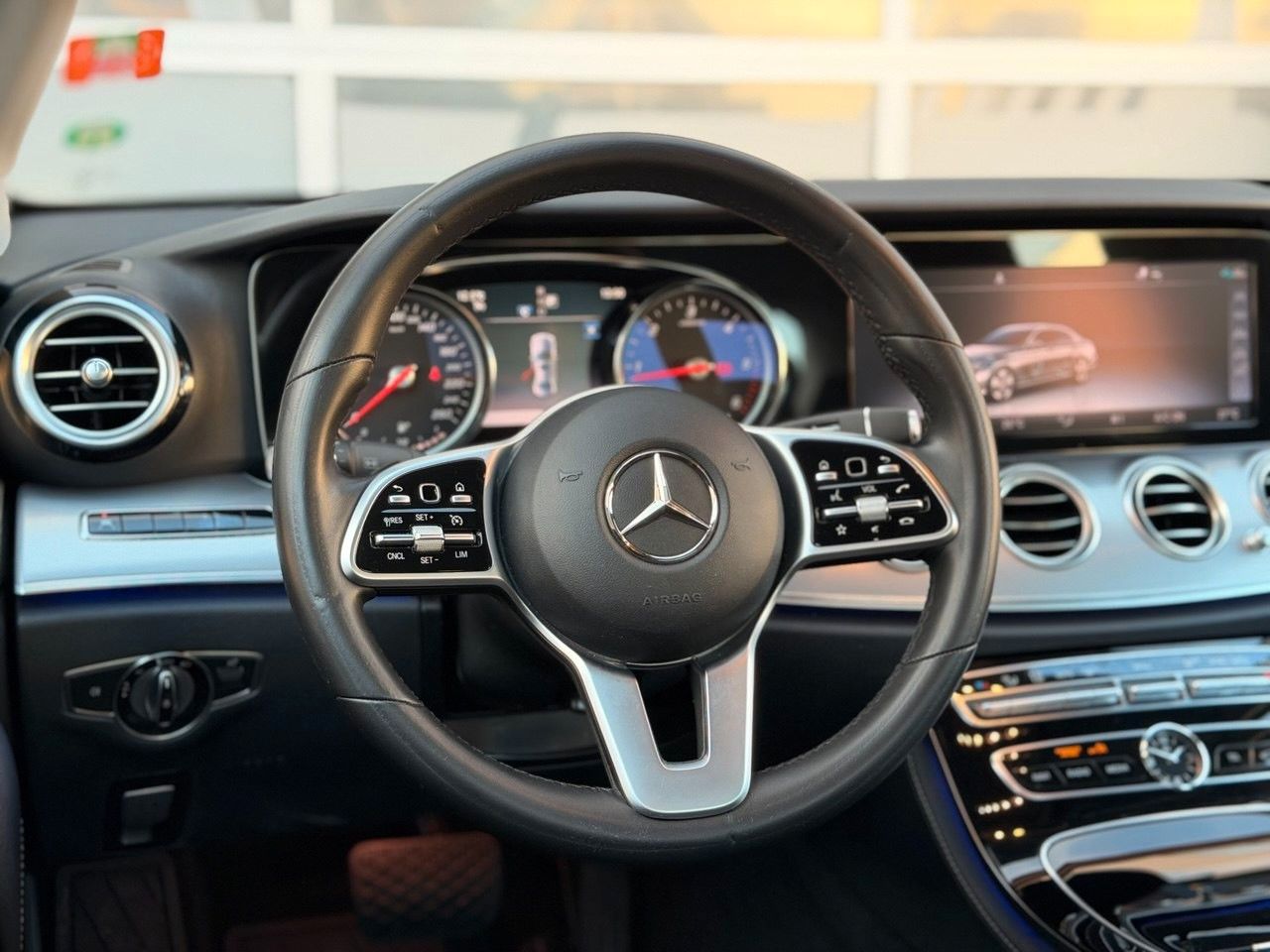 Mercedes-Benz E 220d 9G/KAM/LED/AVANTGARDE foto 19