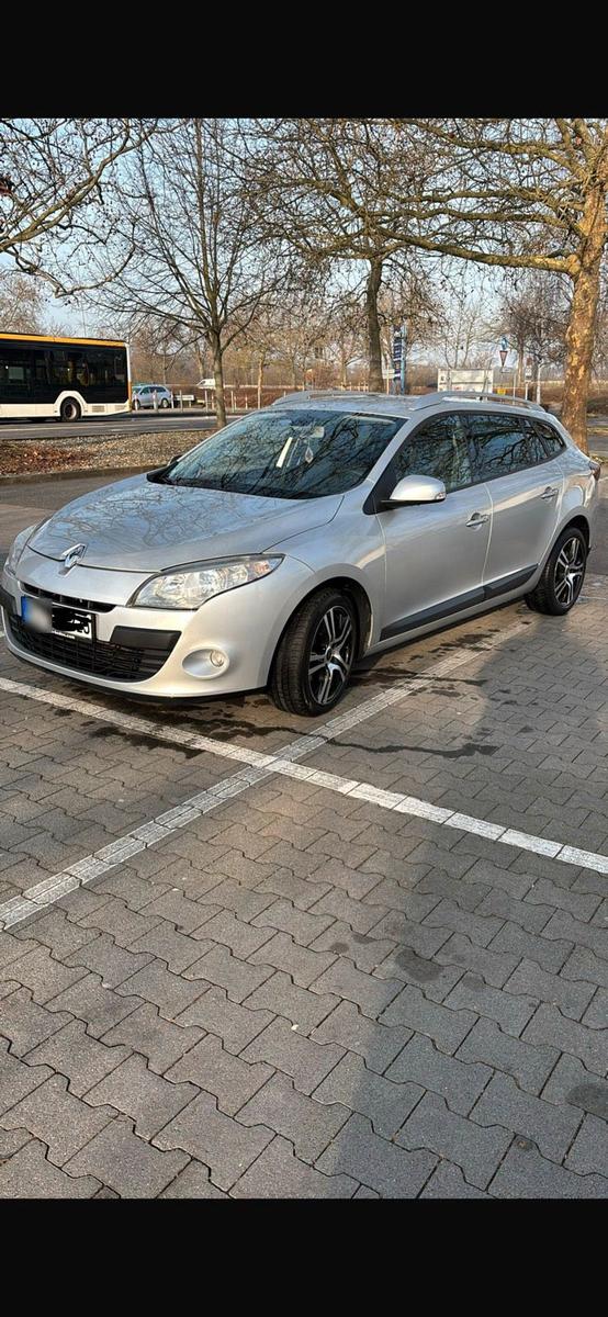 Renault Megane 2010 — rear view