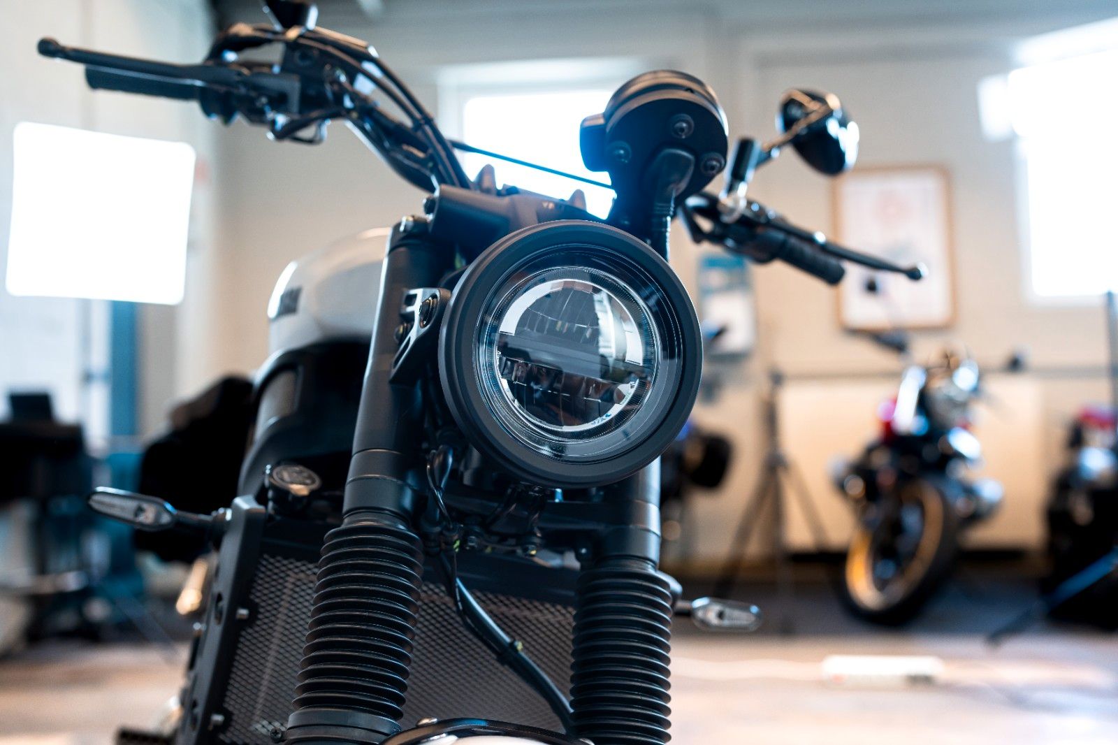 Fahrzeugabbildung Yamaha XSR 700 2023 Legacy  incl. Satteltaschen