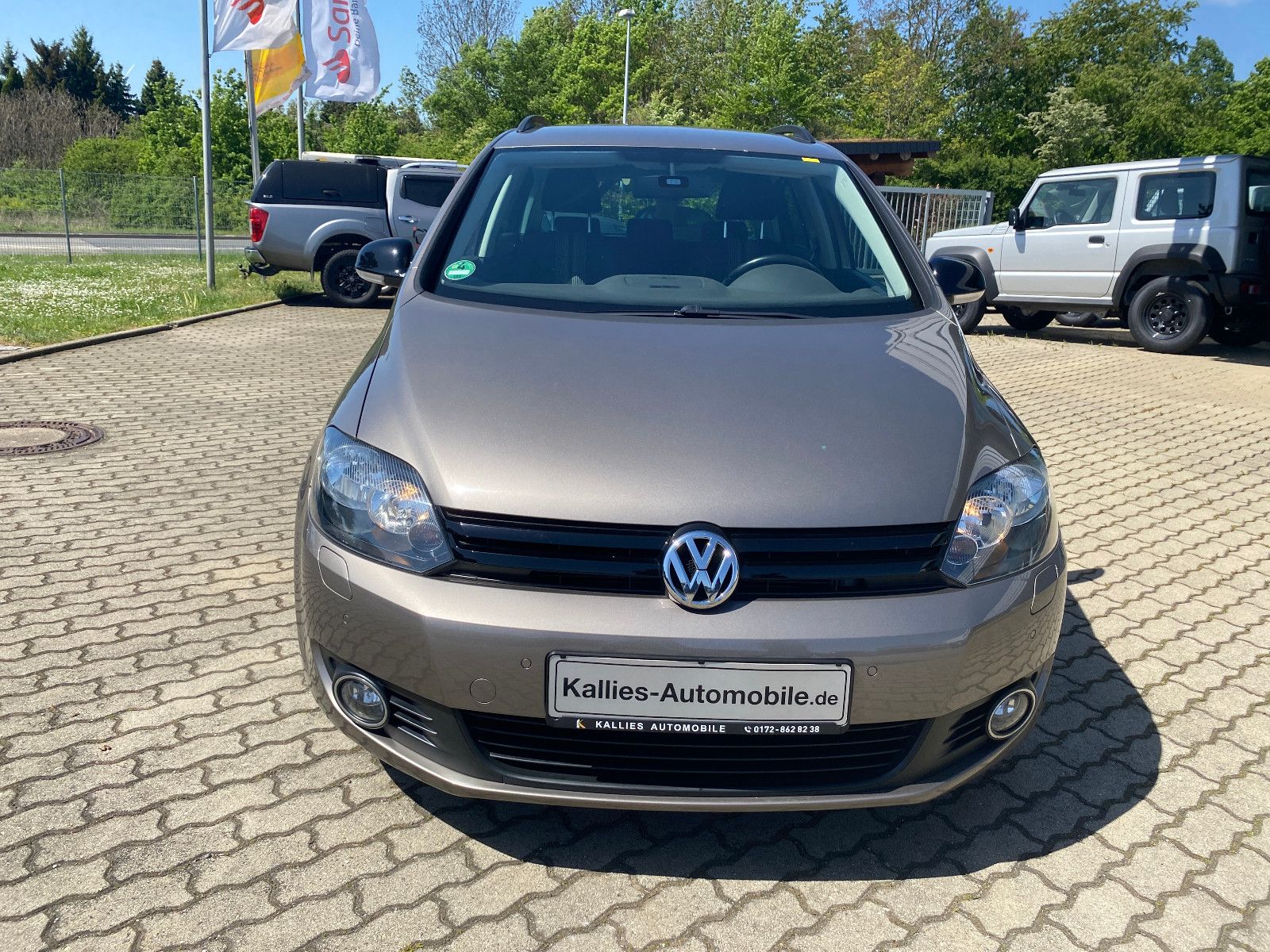 Fahrzeugabbildung Volkswagen Golf Plus 1.6 TDI NAVI+T.LEDER+PDC+AHK-TÜV-NEU