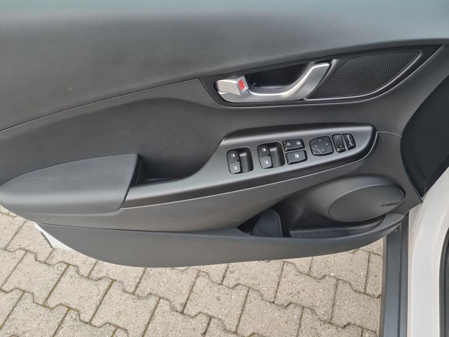 Fahrzeugabbildung Hyundai KONA Elektro 2WD MY23 (100kW) ADVANTAGE-Paket