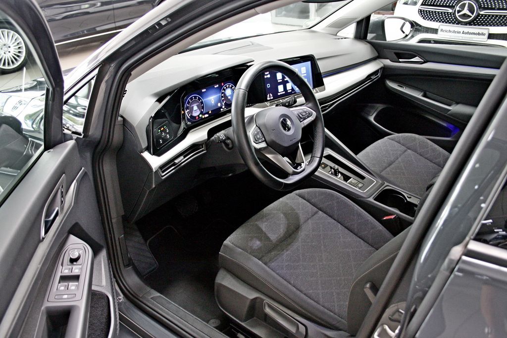 Volkswagen Golf VIII 1.0 TSI DSG Life NAVI LED ACC SITZHZG