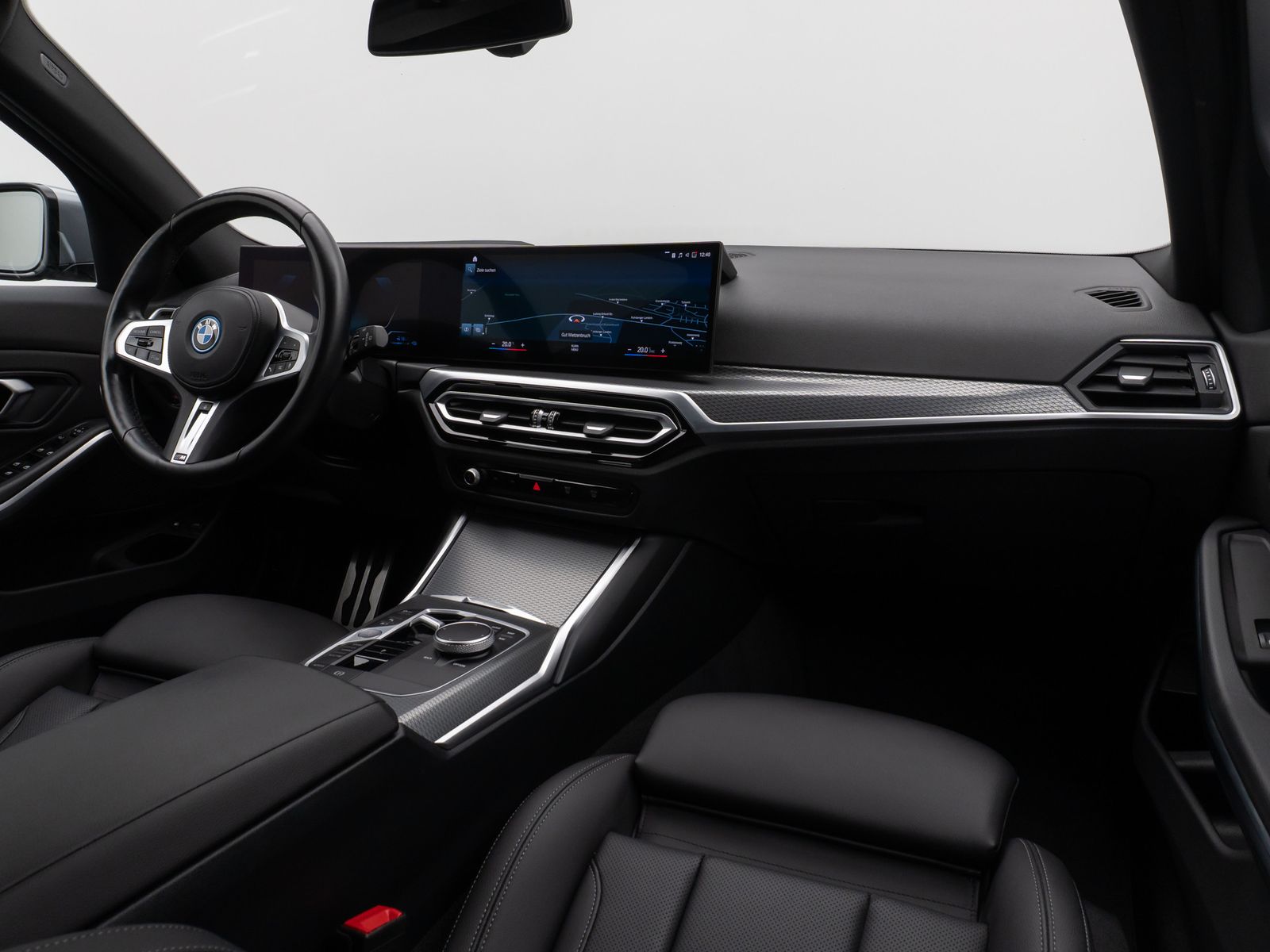 Fahrzeugabbildung BMW 330e xD M Sport Kamera DAB HUD Lenkradheizung