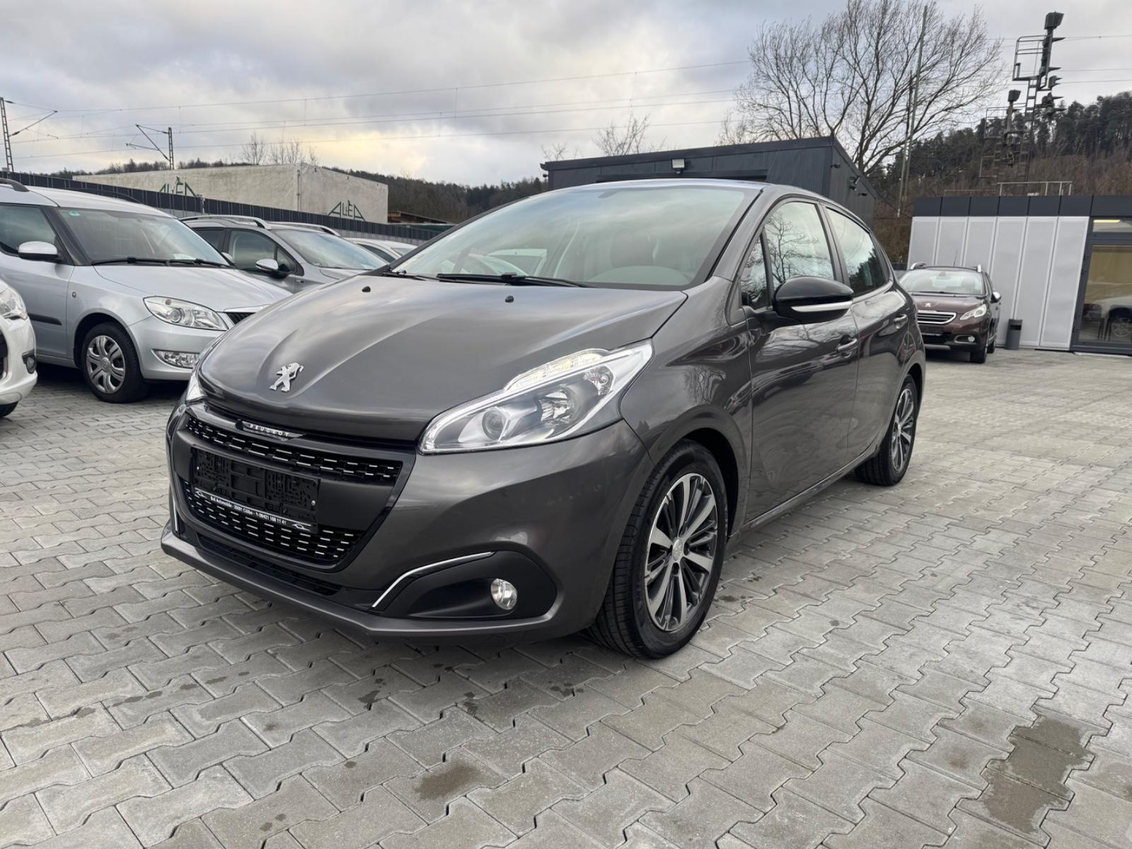 Peugeot 208 1,2  Active / Panorama-Dach /Rü-Kamera