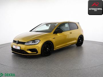 Volkswagen Golf - 1