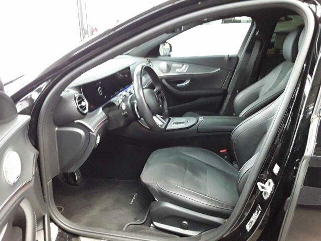 Fahrzeugabbildung Mercedes-Benz E 400d 4M AMG+Burm+Pano+AHK+Distr+Memory+Night