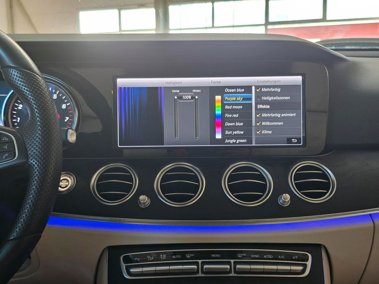 Fahrzeugabbildung Mercedes-Benz E200 Lim. AMG/Burmester/Airmatic/HuD/Multibeam