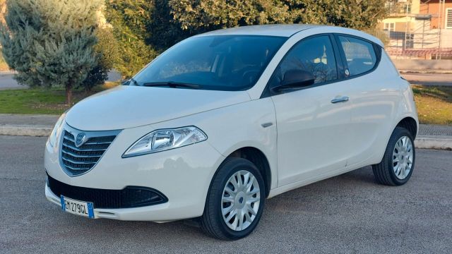 Lancia Ypsilon 0.9 TwinAir 85 CV 5 porte Metano 