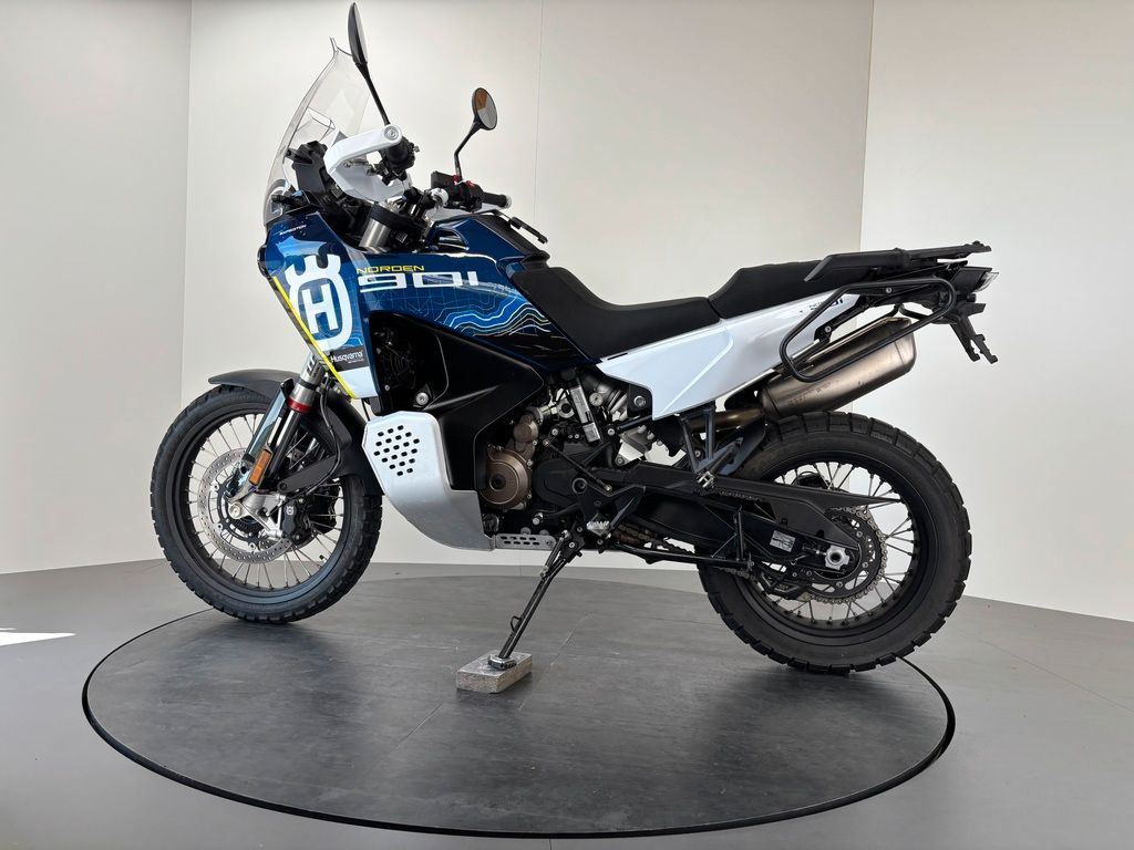Fahrzeugabbildung Husqvarna NORDEN 901 EXPEDITION *1. HAND *SEHR GEPFLEGT