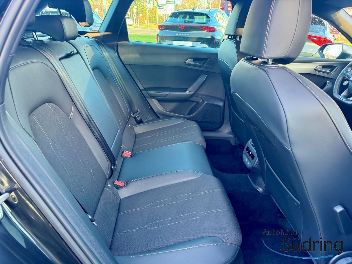 Leon Sportstourer 2,0 TDI DSG AHK Navi Rückfahrk