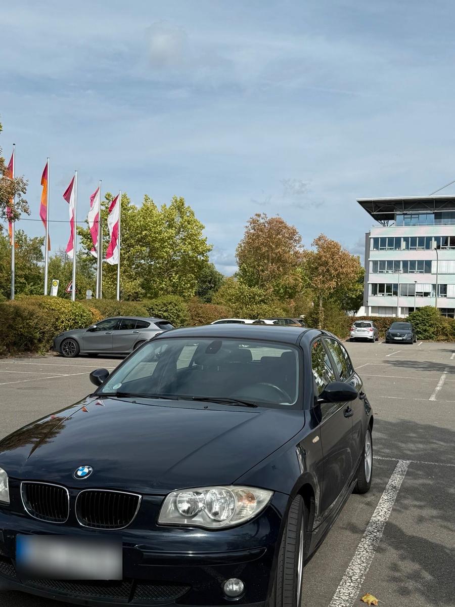 BMW 116 2006 — rear view