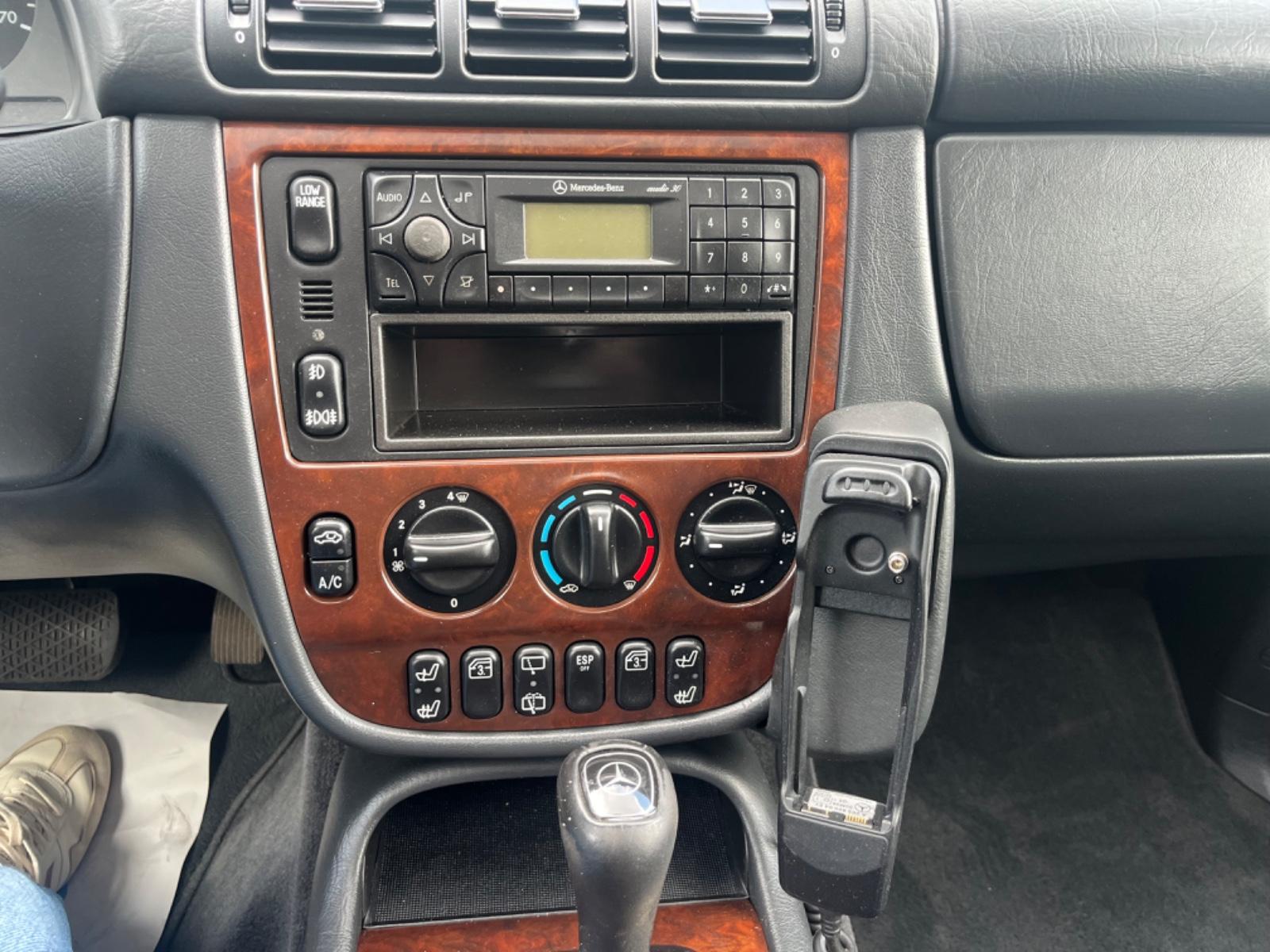 Mercedes-Benz ML 320 3.2 /AHK/KLIMA/SITZH/TEMPO