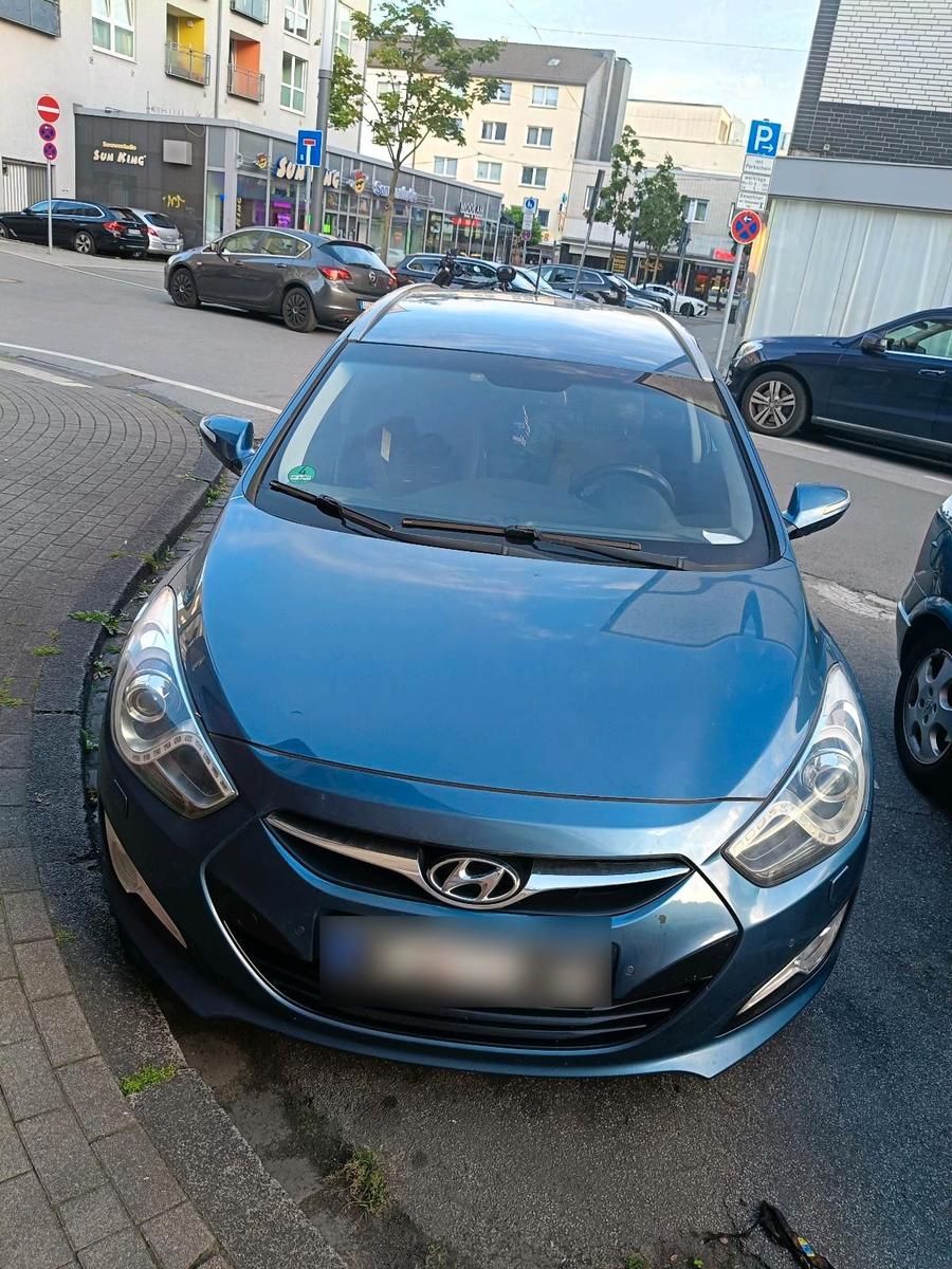Hyundai i40 2013 — interior