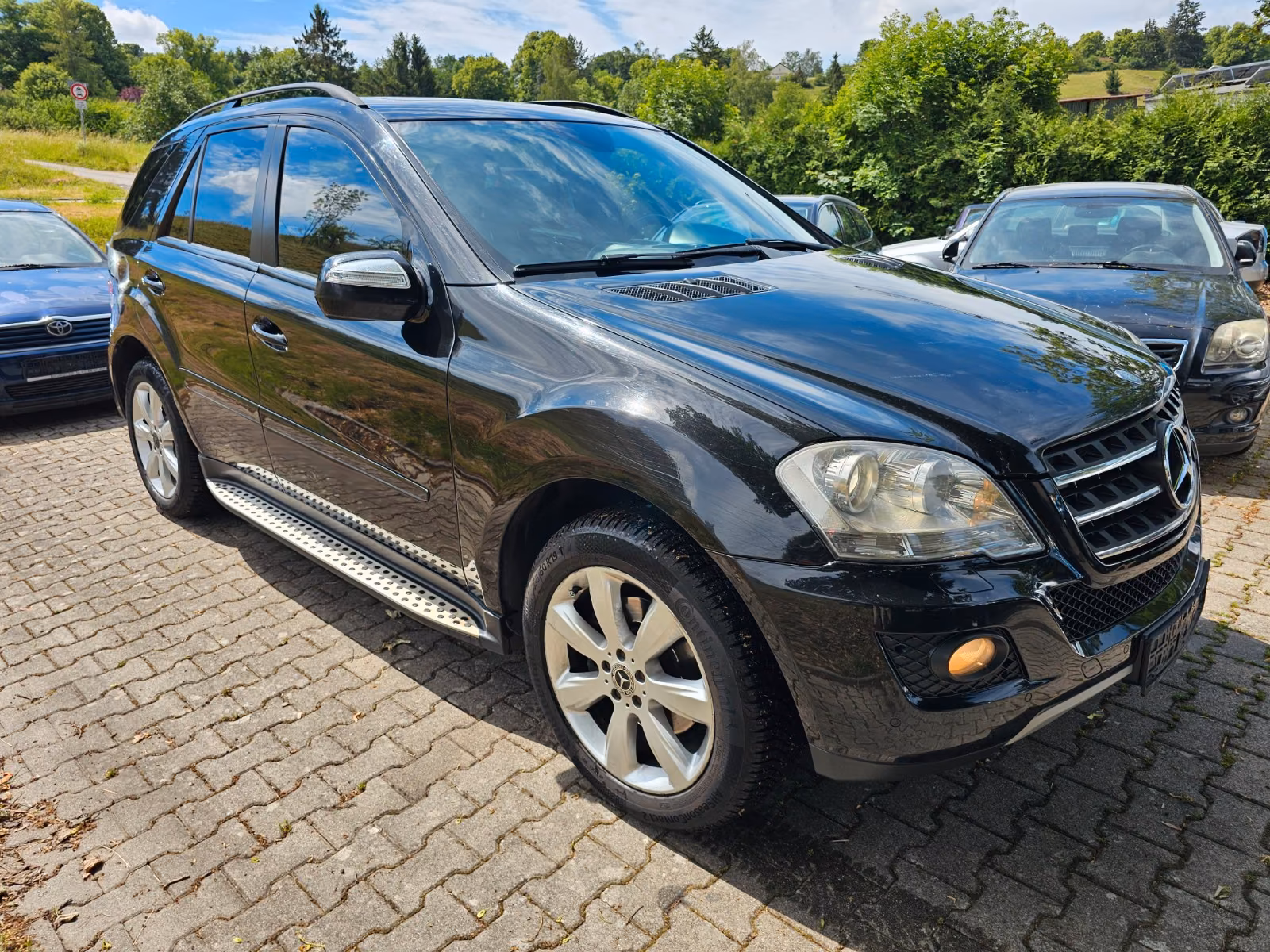 Mercedes-Benz ML350 2008 — rear view
