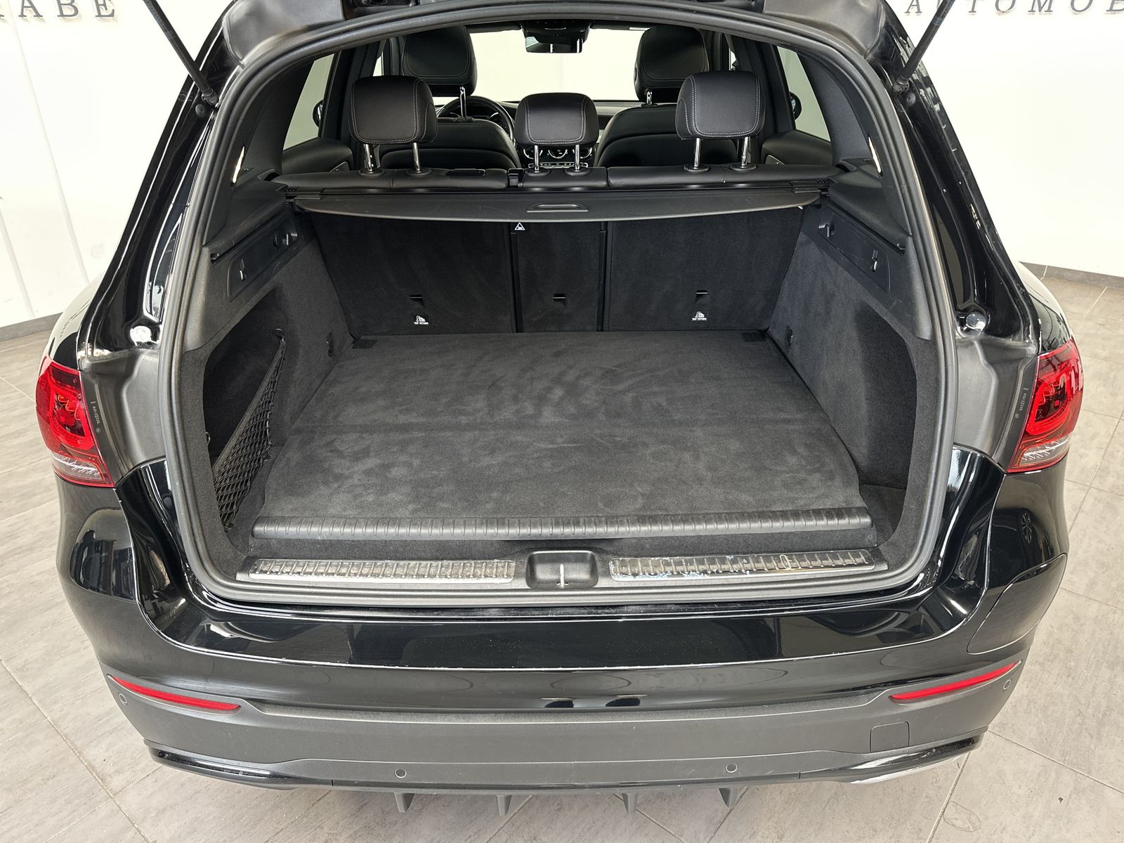 Fahrzeugabbildung Mercedes-Benz GLC 300e 4M AMG-Line NAV+LED+PANO+CARPLAY+20ZOLL