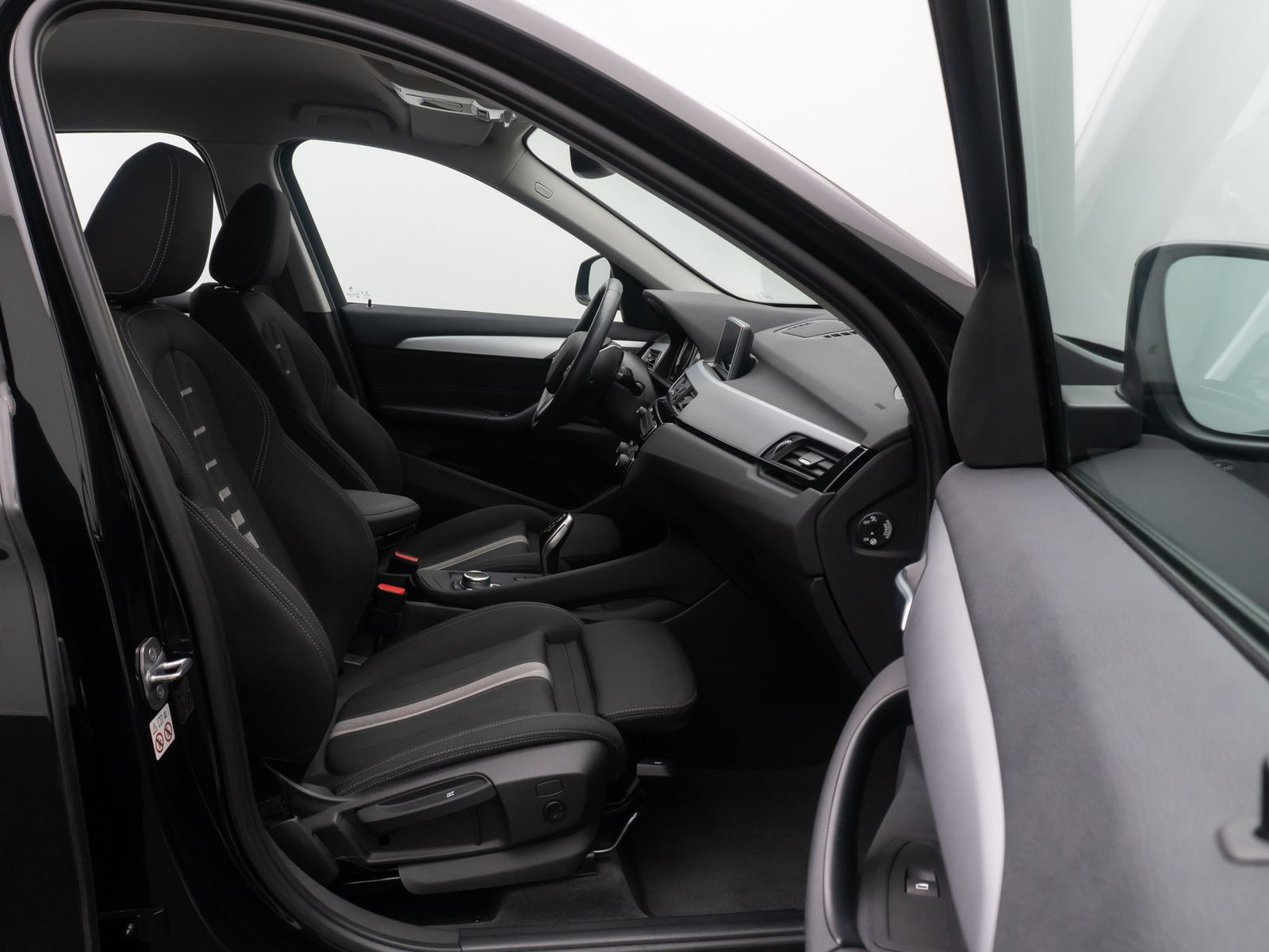 Fahrzeugabbildung BMW X1sD18i DAB HiFi Lenkrhzg DrivAssist Parkassist