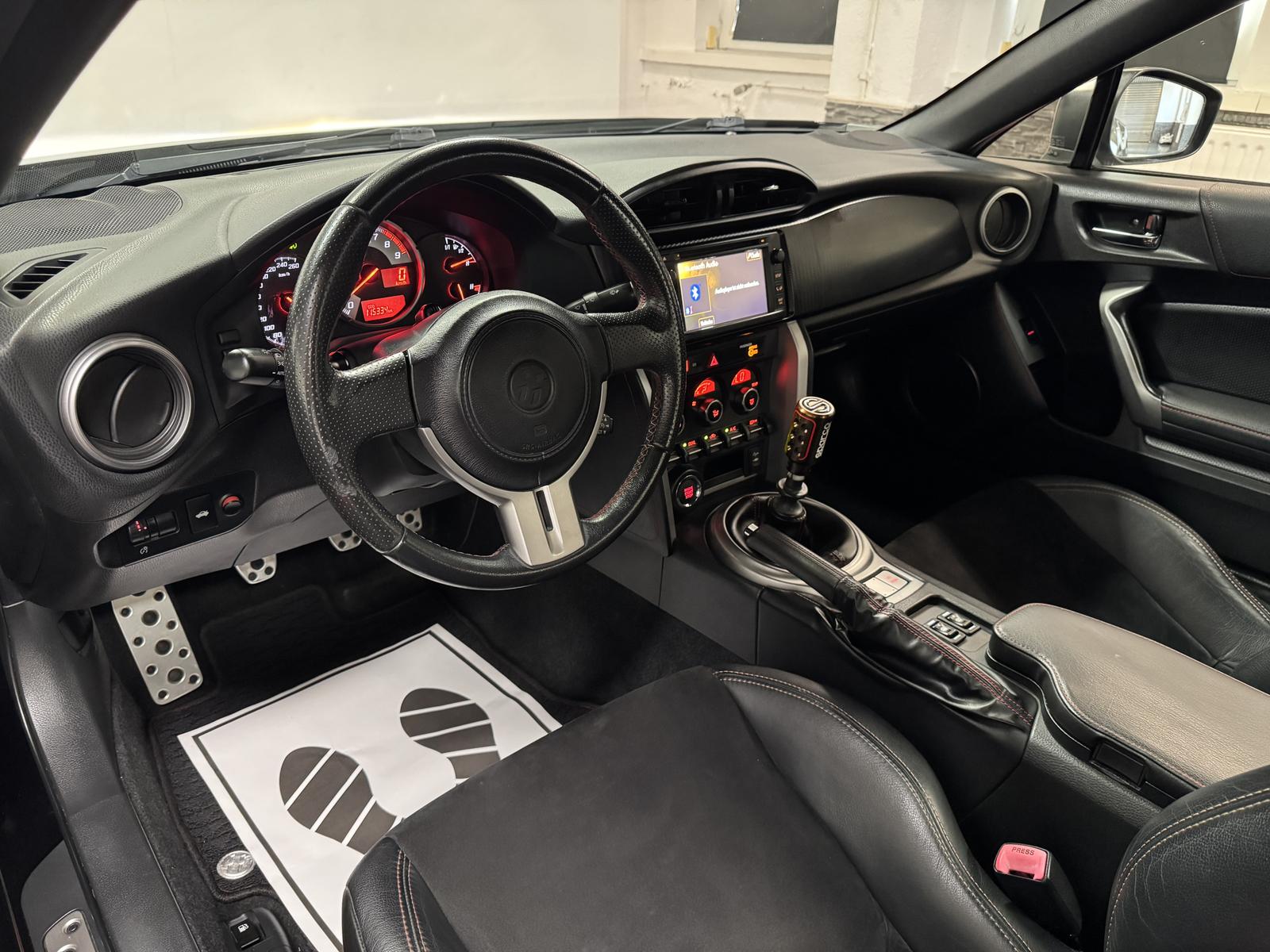 Toyota GT86 2.0 Boxer 200 ch • Propulsion • Boîte manuelle 6 • Xénon • Sièges chauffants • Radars
