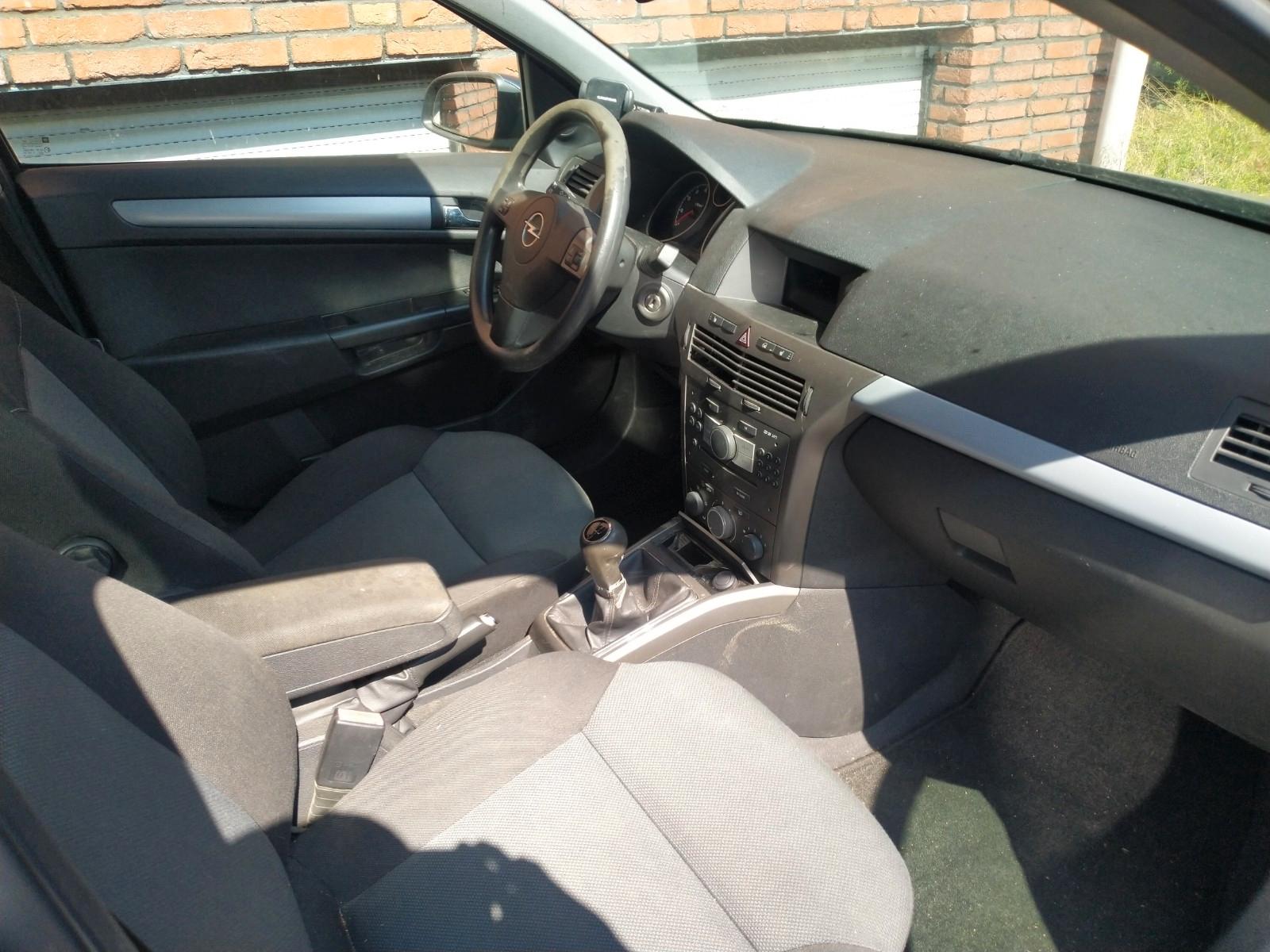 Opel Astra 2006 — photo 7