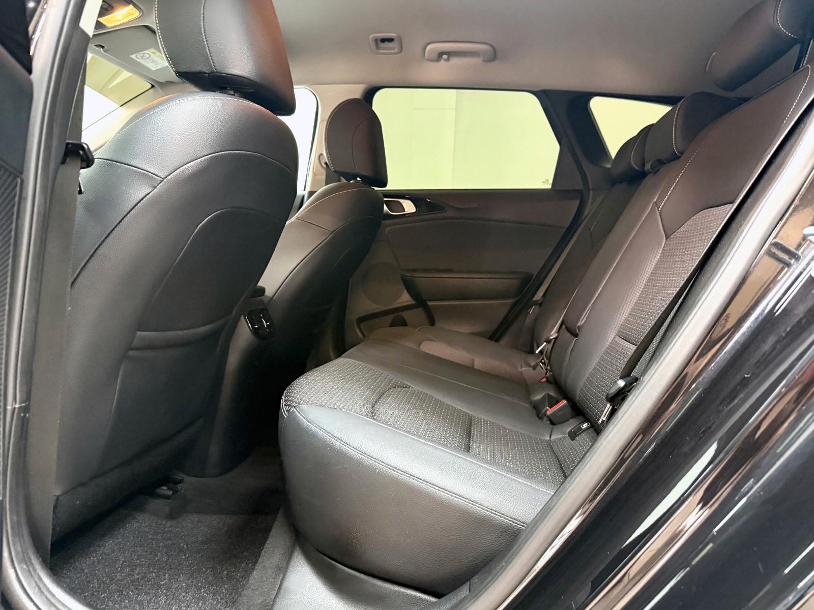 Kia Ceed Sportswagon 1.6 CRDi Spirit / RKAM / AHK