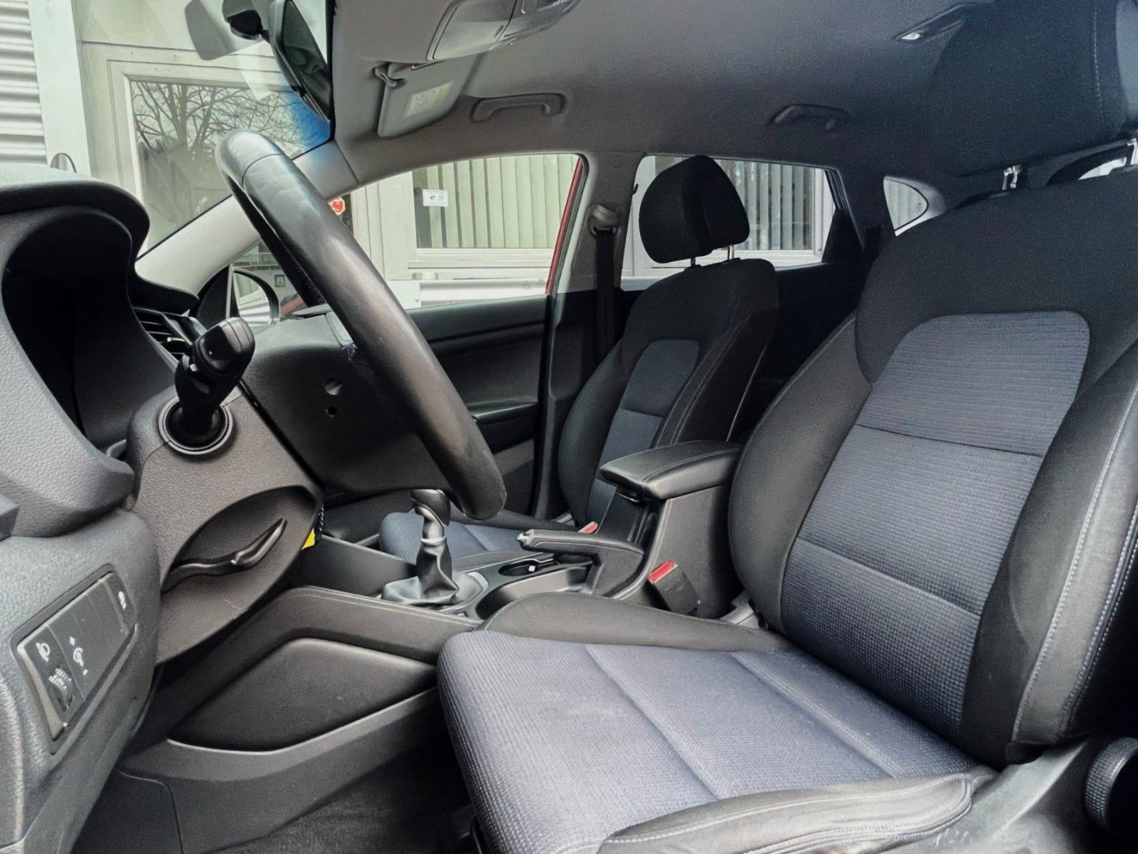 Fahrzeugabbildung Hyundai Tucson 1.7CRDi  KLIMAAUT NAVI SITZHZG CAM 2.Hd