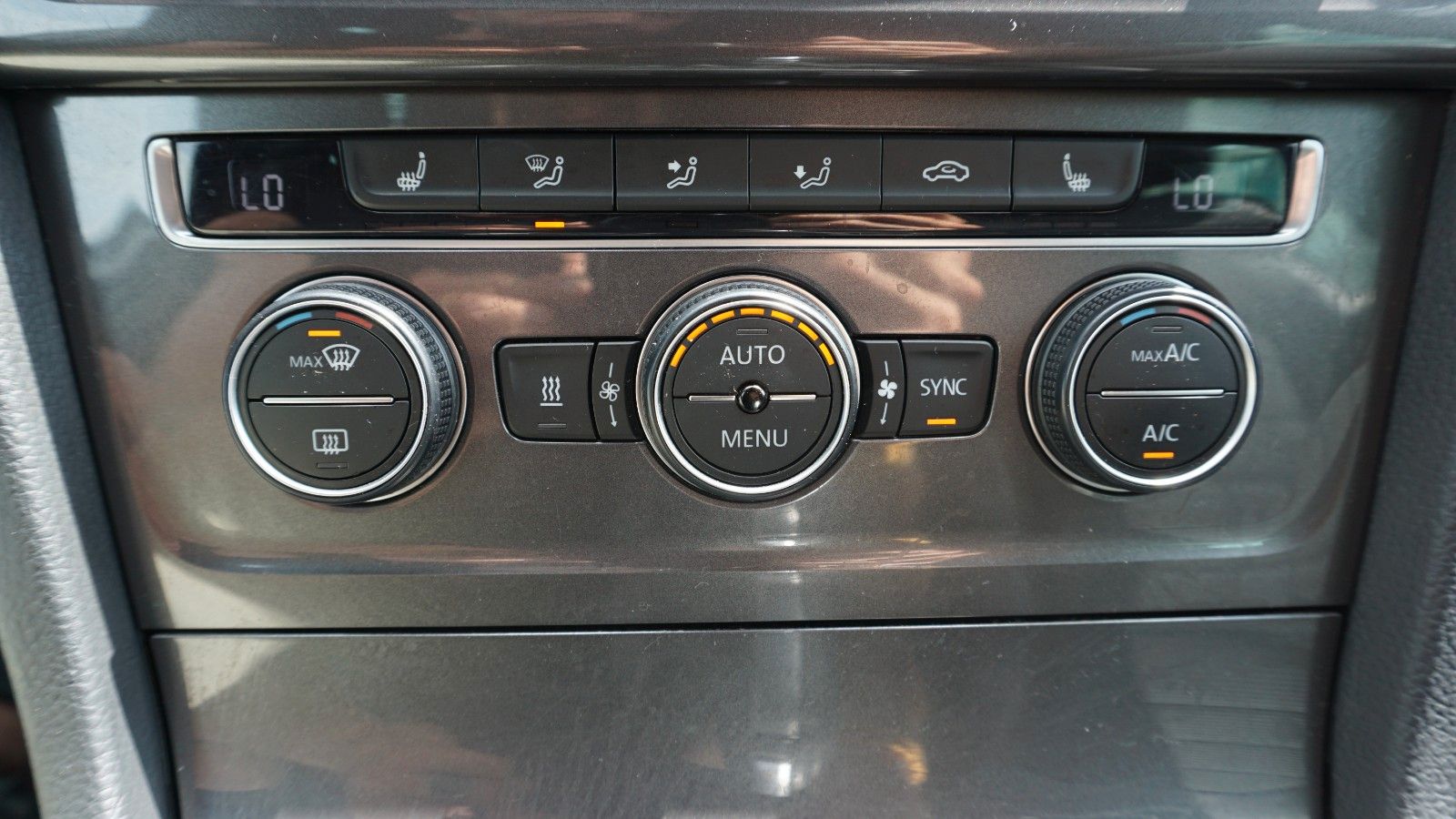 Fahrzeugabbildung Volkswagen Golf VII Alltrack, Variant, BMT, 4M,T.Leder,Navi